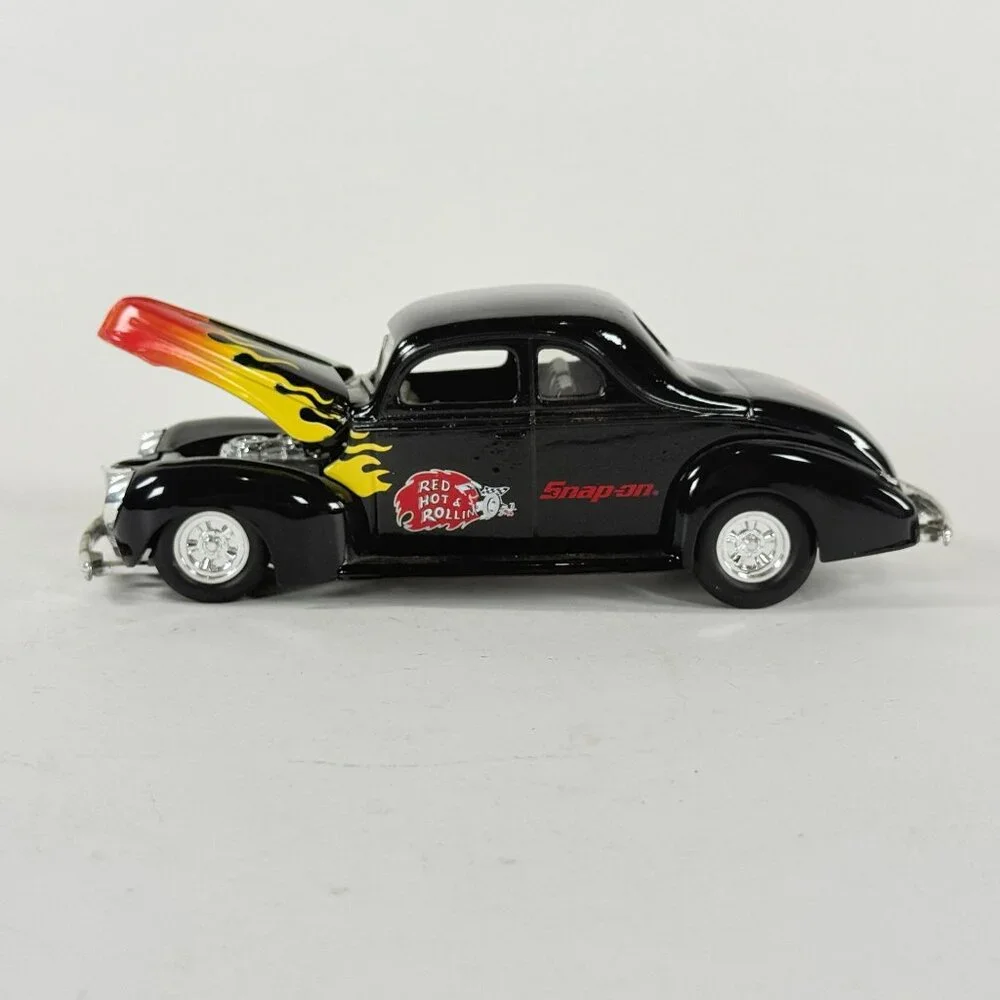 Racing Champions Snap on 1940 Ford Coupe Red Hot & Rollin Nostalgia 1:24 Scale